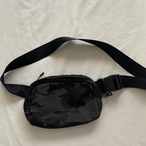 lululemon everywhere belt bag
